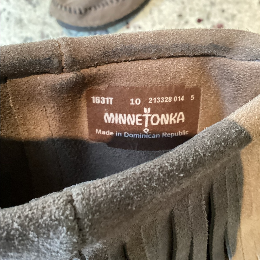 Minnetonka Fabulous Fringe Suede Leather Moccasin Boots Size 10 - Picture 11 of 12